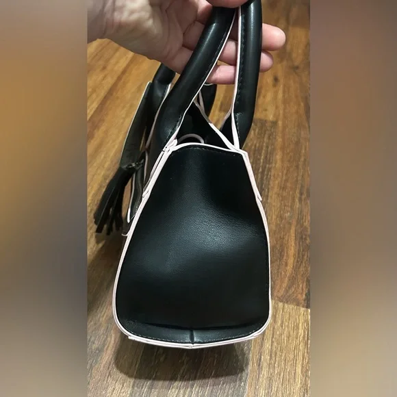 Skinnydip 101 Dalmatians Purse - Picture 8 of 12